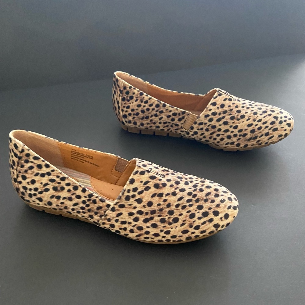 Born Sebra Animal Print Slip-ons. Size 11